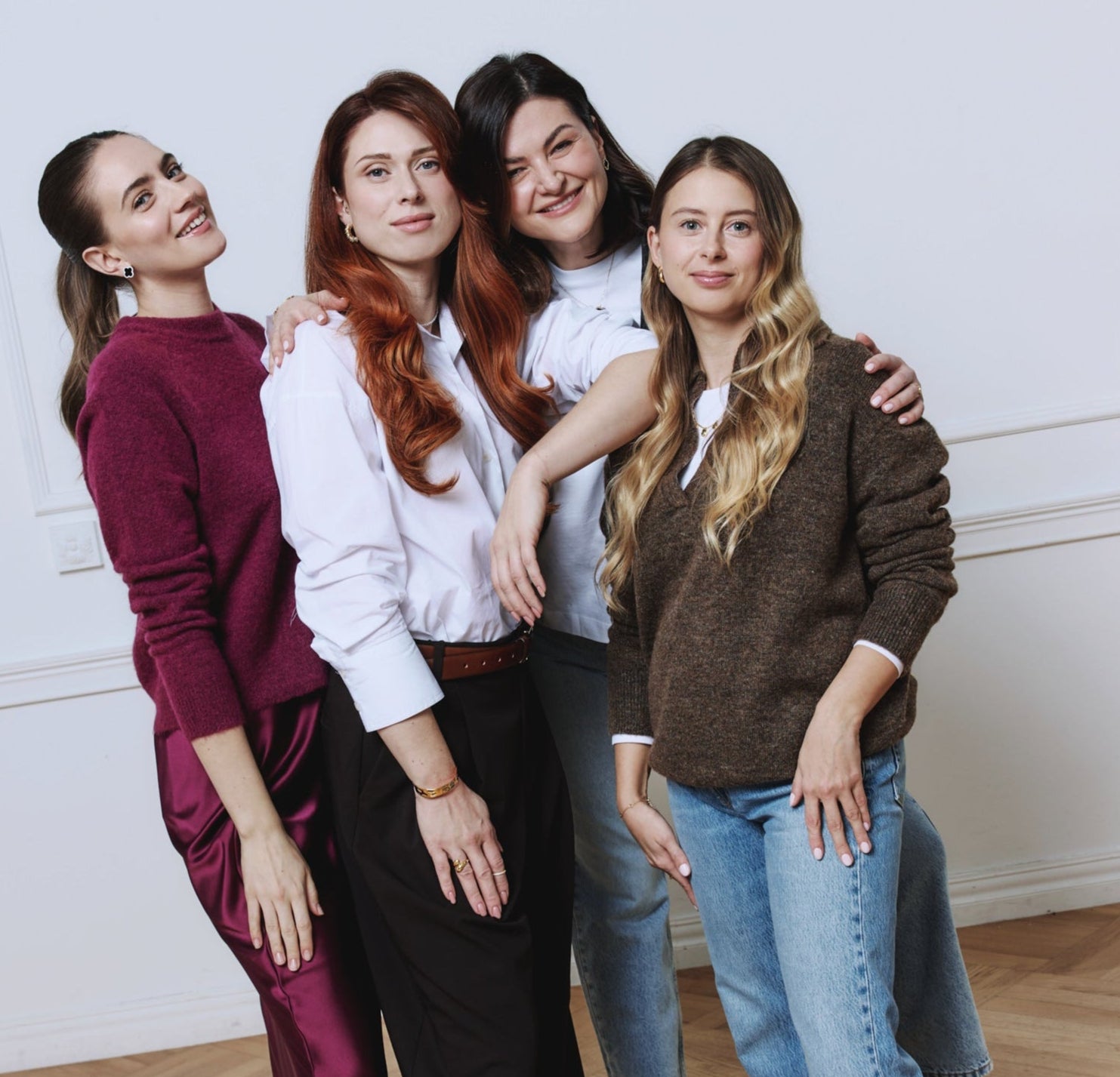 Poshe Każdy dzień to Twój dzień Biżuteria na co dzień dla kobiet przyjaciółki razem pozują w biżuterii